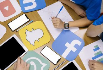 Periodistas grabando